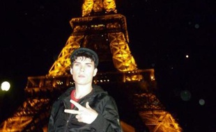 Photo postée dans l'album «Paris 2010» sur la page myspace de Luka Rocco Magnotta, recherché par Interpol.