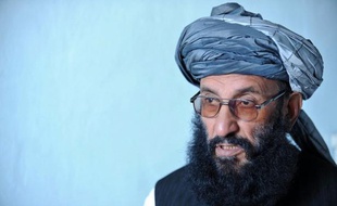 Il était l'un des hommes les plus craints du régime taliban, le chef de "la police des vices et vertus", qui terrorisait intellectuels, femmes ou simples téléspectateurs; il est désormais membre du Haut conseil pour la paix, nommé par le président afghan Hamid Karzaï, pour dialoguer avec les rebelles.