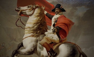 Dans le clip de «Mona Lisa Smile», Will.i.am apparaît à la place de Napoléon dans la toile de Jacques Louis David.