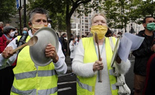 Manifestation des gilets jaunes en soutien au personnel soignant, le 4 juin 2020.