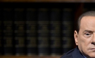 L'ex-chef du gouvernement italien, Silvio Berlusconi, assure ne pas s'être encore décidé sur un retour en politique évoqué depuis plusieurs semaines, dans un entretien au journal Libération de samedi.