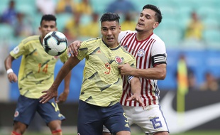 Radamel Falcao (au centre) et ses coéquipiers colombiens sont toujours invaincus.