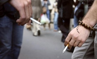 De leur côté, les anti-tabacs préconisent essentiellement une hausse des prix du tabac pour faire reculer la consommation.