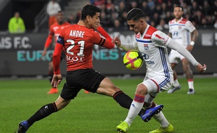 Benjamin André et Houssem Aouar, ici sur la pelouse du Roazhon Park vendredi 29 mars, seront de nouveau face à face mardi 2 avril en Coupe de France.