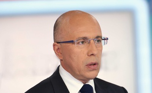 Eric Ciotti,depute UMP et president du Conseil General des Alpes-Maritimes repond aux questions de Caroline Roux sur France 5 dans l'emission C Politique. Paris, FRANCE - 26/04/2015/IBO_IBOA.008/Credit:IBO/SIPA/1504270845