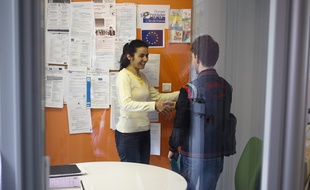 Entretien dans une mission locale. (Illustration)