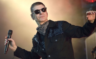 Le chanteur Etienne Daho, ici en 2015 au festival Rock en Seine, est de retour à Rennes pour les Trans Musicales.
