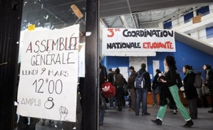 La mobilisation universitaire, entrée dans sa sixième semaine, semblait mardi ne pas faiblir, une majorité d'universités étant en grève ou bloquées, selon les remontées des bureaux de l'AFP.