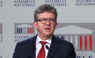 Jean-Luc Mélenchon réagit aux annonces d'Emmanuel Macron, en direct de l'Assemblée nationale, le 10 décembre 2018.