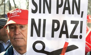 A Madrid comme à Barcelone, les deux principales villes du pays, des dizaines de milliers de manifestants avaient répondu à l'appel des syndicats, pour protester contre cette réforme qui va selon eux "accélérer la destruction d'emplois".
