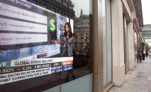 Le fournisseur d'informations financières Bloomberg a annoncé un renforcement de ses contrôles, trois mois après le scandale déclenché par l'espionnage de ses clients par certains de ses journalistes via les terminaux boursiers du groupe.