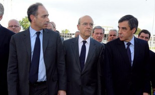 François Fillon, Jean-François Copé et Alain Juppé ont dit "joindre leurs "forces" pour appeler à la "mobilisation totale", selon les mots du Premier ministre, jeudi soir lors d'un meeting commun à Bordeaux, au lendemain du débat Sarkozy-Hollande et à J-3 du second tour.