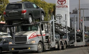 Dans un communiqué, Toyota réaffirme avoir enquêté "rapidement et minutieusement sur toutes les dossier d'accélérations incontrôlées".