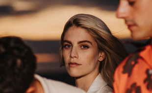 Hannah Reid, chanteuse et leader du groupe London Grammar.