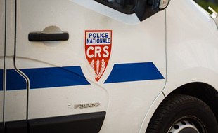 Illustration d'un véhicule de CRS.