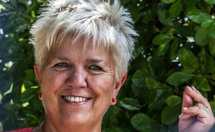 L'actrice Mimie Mathy était l'invité de Dominique Besnehard au Festival du film francophone d'Angoulême en 2016.