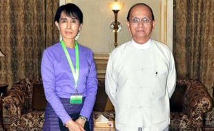 Aung San Suu Kyi s'est entretenue dimanche avec le président birman Thein Sein à Naypyidaw, pour la première fois depuis l'élection de l'opposante à la chambre basse du Parlement.