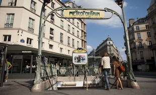 Une bouche de métro à Paris. (Illustration)