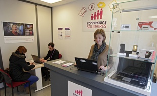 Lille, le 18 fevrier 2015. Emmaus Connect a ouvert un point d'accueil Connexions solidaires dans le quartier de Waezmmes.