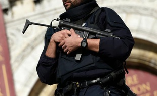 Six personnes âgées de 22 à 55 ans ont été interpellées dans la nuit de dimanche à lundi au sein de l'agglomération grenobloise