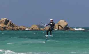 Chris Ballois a déjà plusieurs records de vitesse en kitesurf à son actif.