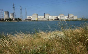 La décision de prolonger de 10 ans la durée de vie des centrales nucléaires françaises, pour qu'elle passe de 40 à 50 ans, est prise et devrait être annoncée bientôt, affirme le Journal du Dimanche.