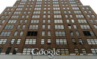 Le géant Google aurait proposé un revenu annuel de 50 millions d'euros aux éditeurs de presse, pour clore le contentieux sur un éventuel paiement de droits voisins du droit d'auteur, affirme vendredi Le Monde, une information démentie par le médiateur nommé par le gouvernement.