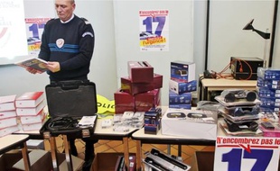 Le père Noël est passé au commissariat central de Roubaix.