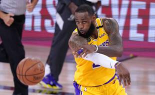LeBron James pas content après le vote pour le MVP de la saison.