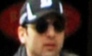 Tamerlan Tsarnaev, l'un des deux suspects de l'attentat de Boston commis le mois dernier et décédé suite à des échanges de tirs avec la police, a finalement été enterré, a déclaré jeudi la police, après que la ville de Cambridge, où il vivait, eut notamment refusé de l'inhumer.