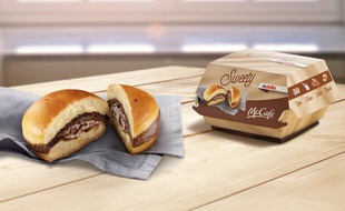 McDonald's s'est associée à la marque italienne Ferrero, propriétaire de Nutella, pour créer le Sweety con Nutella en Italie.