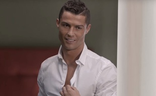 Cristiano Ronaldo dans une publicité SFR.