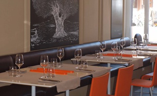 Le restaurant des Oliviers est situé au 17, rue des Tonneliers à Strasbourg.