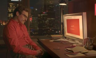 Joaquin Phoenix tombe amoureux d'un système d'exploitation dans le film