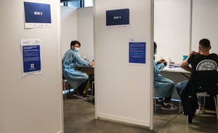 Le centre de vaccination sans rendez-vous de la station F a battu son plein