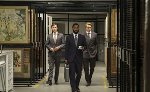 Jack Cutmore-Scott, John David Washington et Robert Pattinson dans «Tenet» de Christopher Nolan