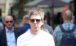 Le chanteur Noel Gallagher dans les rues de Londres