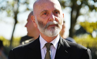 L'écrivain d'extrême droite Renaud Camus lors d'une manifestation contre les migrants, le 6 octobre 2016 à Montpellier.