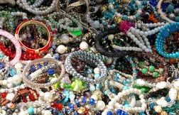 Trop de métaux lourds… Les douanes saisissent plus de 5.000 bijoux fantaisi…