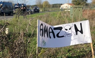 Illustration en Loire-Atlantique où Amazon projette d'installer un gros entrepôt à Montbert en Loire-Atlantique
