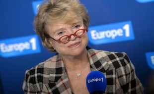 Eva Joly a lancé samedi à Lyon un "appel" à la "génération Fukushima", lors du premier anniversaire de cette catastrophe nucléaire au Japon, pour qu'elle s'engage dans la "transition énergétique" afin de nous "mettre à l'abri des risques nucléaires et climatiques"