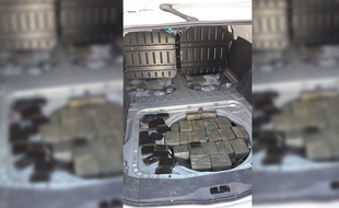 242 kg de résine de cannabis ont été découverts dans le coffre de la voiture d'un ressortissant canadien le 12 février.