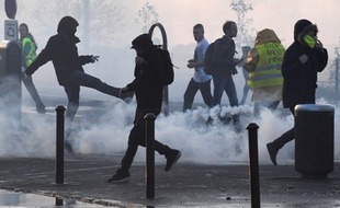 La manifestation des «gilets jaunes» avait dégénéré samedi soir à Quimper.