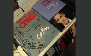 Photo postée sur Twitter du livre de Nicolas Sarkozy en librairie.