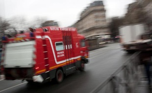 Moins d'incendies, moins d'accidents de la route mais plus d'interventions d'ordre social: les pompiers sont de plus en plus sollicités pour des "non urgences", parfois très éloignées de leur coeur de métier. "Jusqu'à faire le samu social", dit un dirigeant des pompiers.