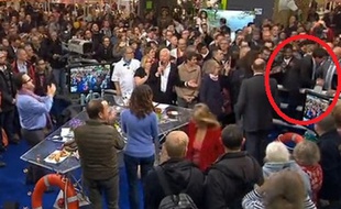 Manuel Valls rejoint le plateau de Midi en France le 23 février 2015.