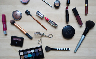 Illustration de maquillage.
