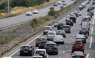Un embouteillage au sud de Paris le 3 juillet 2015.