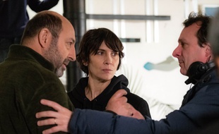 Kad Merad (Thomas Kertez), Géraldine Pailhas (Sophie Lancelle) avec Christophe Lamotte, réalisateur.