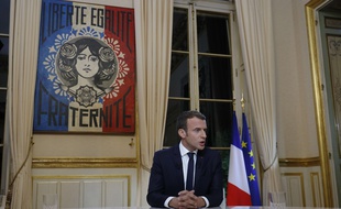 Emmanuel Macron avant son interview télévisée, le 15 octobre 2017.